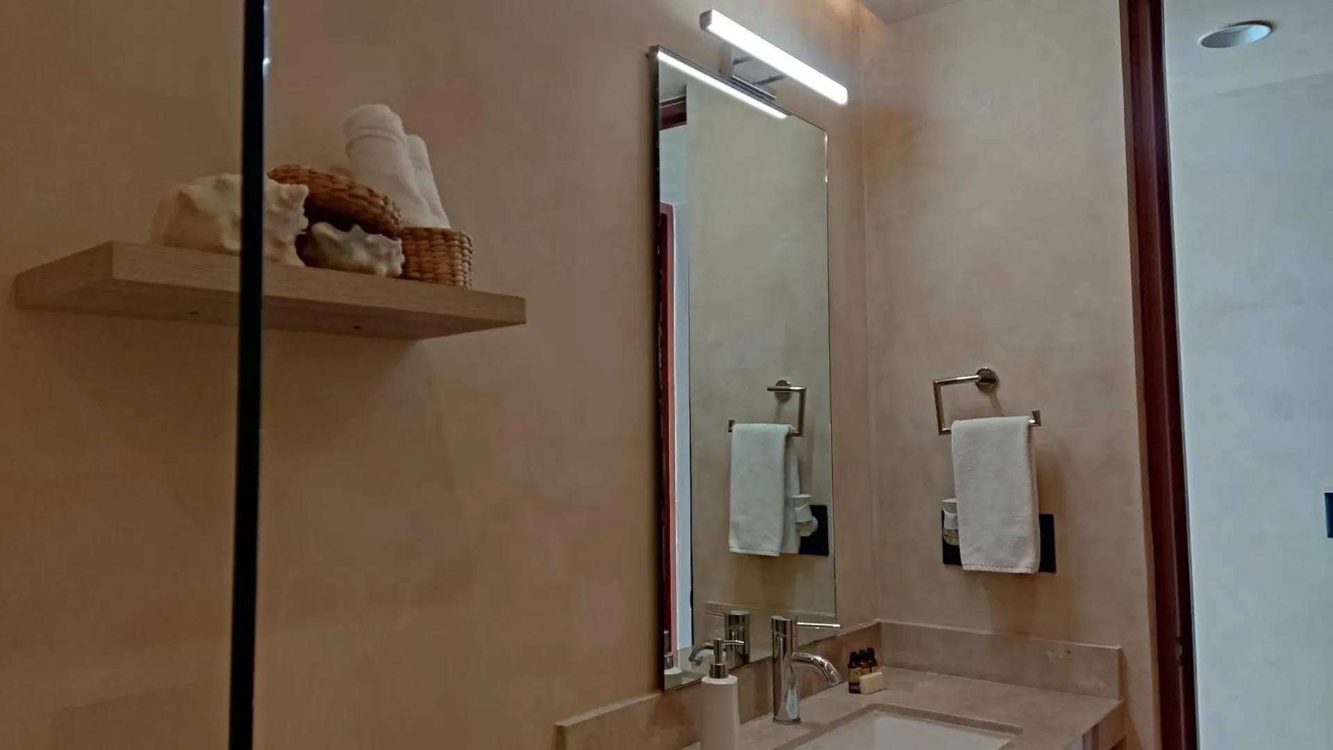 New Modern Apartment 1Bdr - Beach Access Тулум